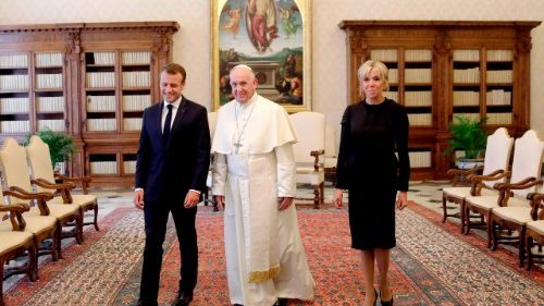 Papež František přijal prezidenta Macrona