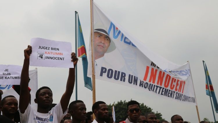 Unterstützer der Opposition demonstrieren in Kinshasa