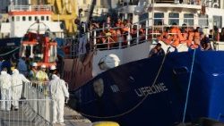 malta-europe-migrants-1530128656127.jpg