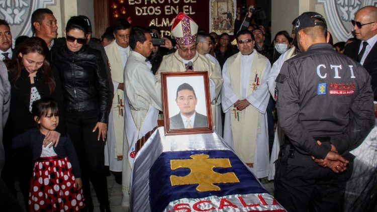 Pasto, Kolumbien: Beerdigung eines Mordopfers