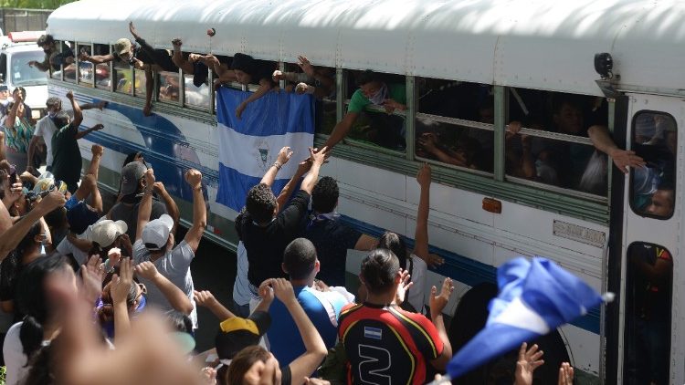 Nikaragua: biskupi ratują ludzi z narażeniem własnego życia   