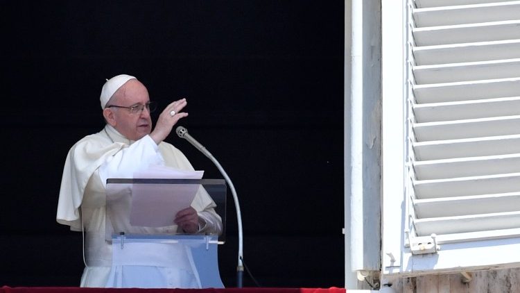教皇フランシスコ、2018年7月15日、バチカンでの日曜正午の祈り