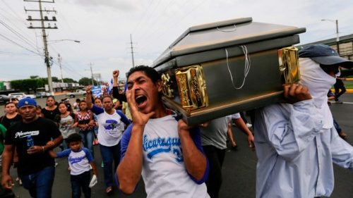 Nikaragva: įtampa nemažėja, išpuoliai neaplenkia ir Bažnyčios