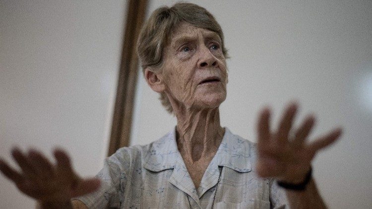Australian nun Sister Patricia Fox  NDS has been given deportation order by the Philippine Immigration Bureau. 