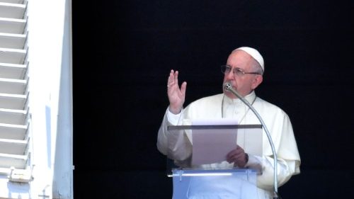Popiežius prašo sustabdyti migrantų tragediją Viduržemio jūroje