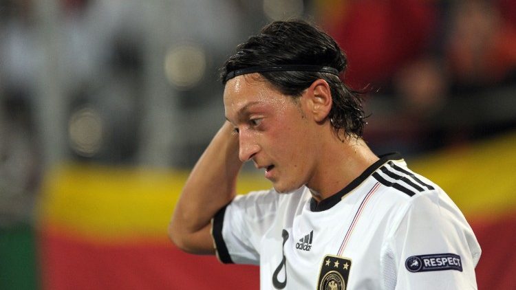 Der Deutsche Mesut Özil ist raus aus der deutschen Fußballnationaelf