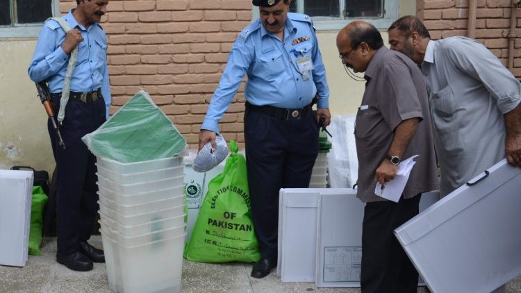 Hohe Sicherheitsvorkehrungen bei den Wahlen in Pakistan