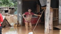 laos-dam-disaster-accident-1532689748210.jpg