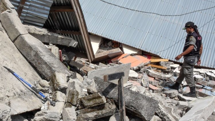 इंडोनेशिया में भूकंप 
