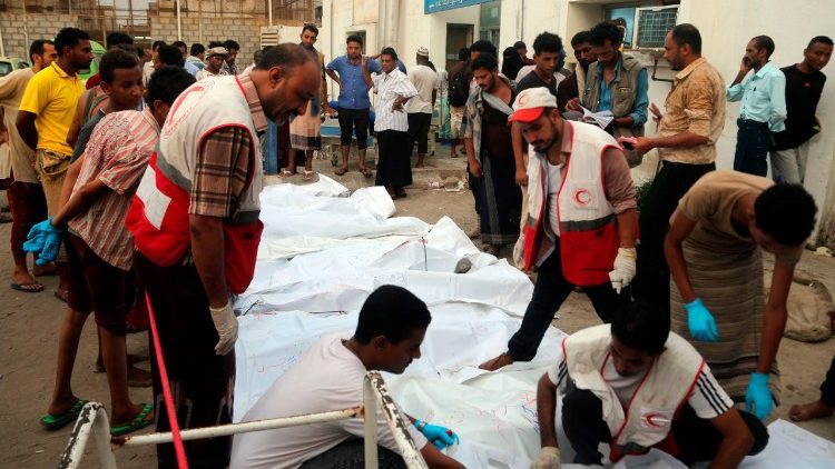 I morti dei bombardamenti in Yemen