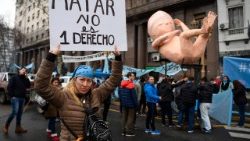 argentina-abortion-bill-demo-1533743060150.jpg