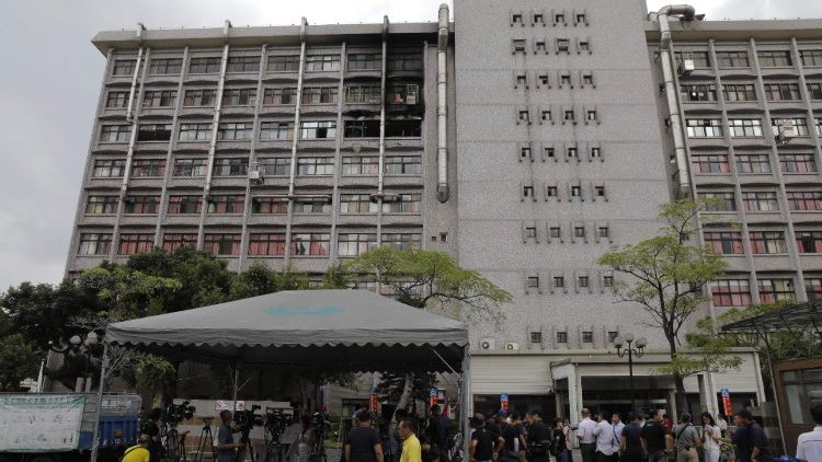 ताइवान अस्पताल में आग दुर्घटना