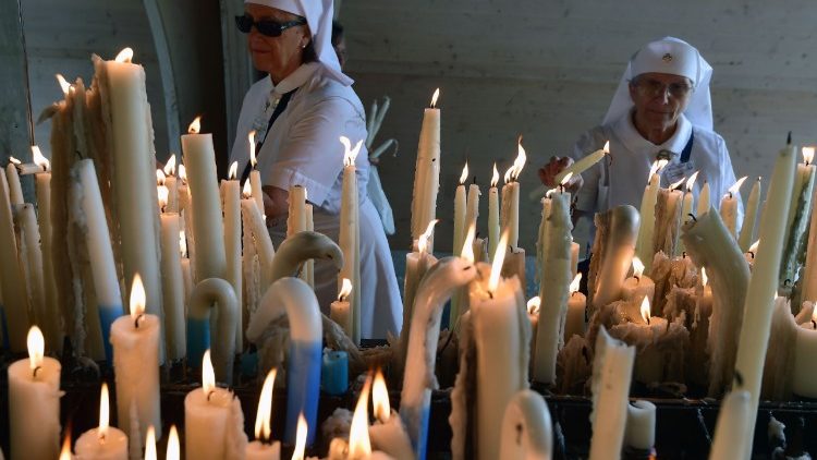 Ordensfrauen, Kerzen