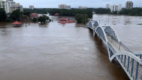 Inondazioni senza precendenti in Kerala: l'aiuto della Chiesa