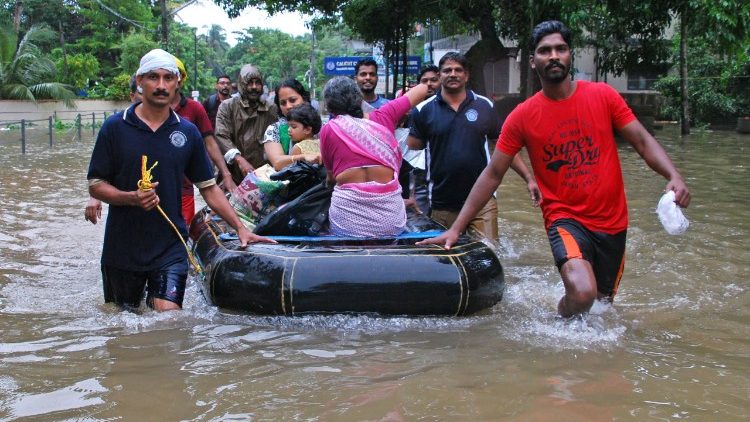 Największa od stu lat powódź w południowych Indiach