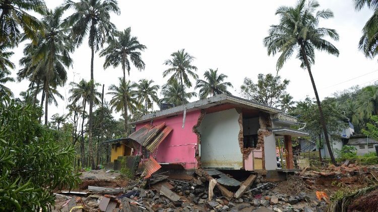 Em meados de agosto, Kerala, na costa sudoeste da Índia, sofreu a pior catástrofe humanitária e ambiental de sua história. 