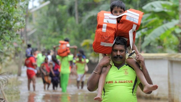 Inundação é considerada a pior em cem anos na Índia