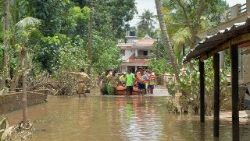 india-disaster-floods-kerala-1534679196385.jpg