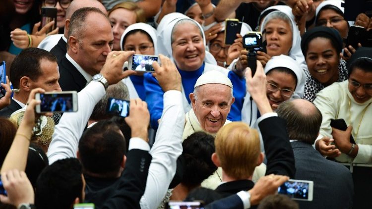 Папа Франциск сред вярващите на генералната аудиенция