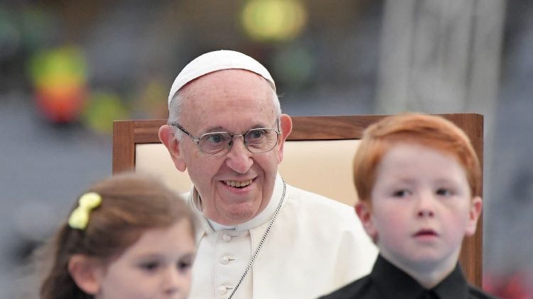 Папа падчас Свята сем'яў на дублінскім стадыёне "Крокс-Парк"