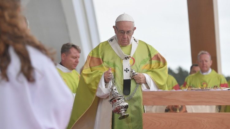 Alcatraz Island Calibre tro Pope in Ireland: Share Gospel of family as joy for the world - Vatican News