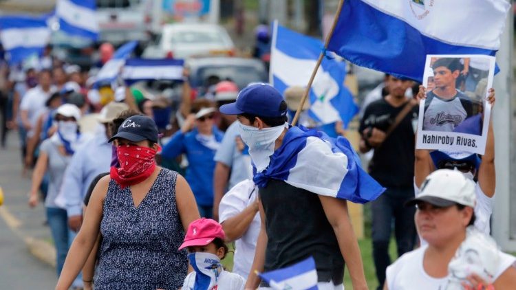 Антиправителствени протести в столицата Манагуа, Никарагуа, 30 април 2018