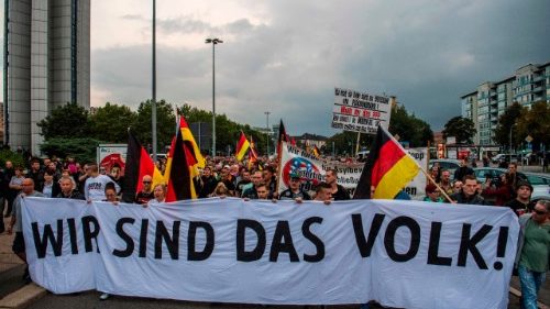 D: Im Osten sind viele durchs soziale Netz gefallen