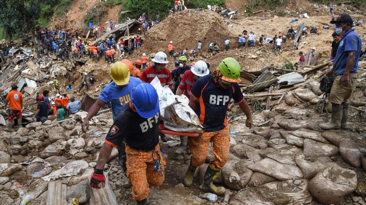 Rescue operation at the massive landslide site at Itogon triggered by typhoon Mangkhut in northern Philippines. 