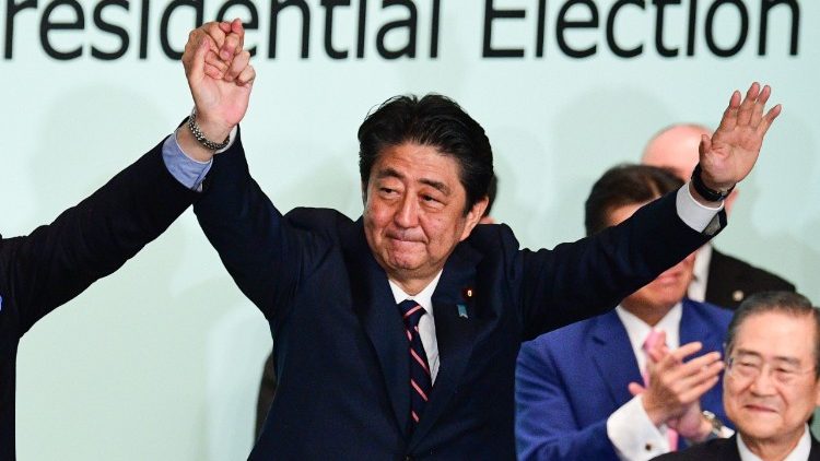 Shinzo Abe réélu à la tête de son parti