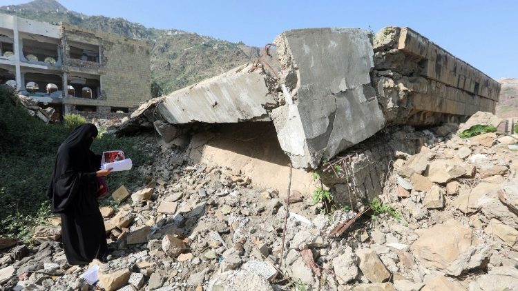 Une école détruite à Taëz, au Yémen
