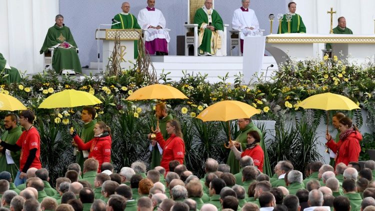 教宗在立陶宛考纳斯主持弥撒