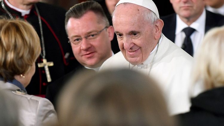 Papa Francisco Lituania encuentro jesuitas infierno discernimiento