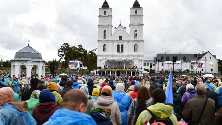 教宗在拉脱维亚朝圣地主持弥撒