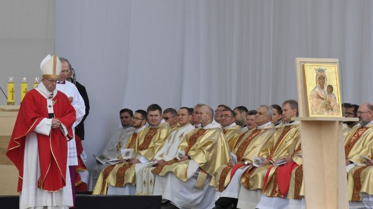 Papst Franziskus bei der Heiligen Messe in Tallinn, Estland