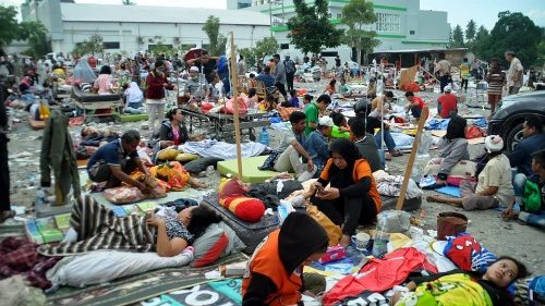 Indonesien: Hunderte Tote nach Erdbeben und Tsunami 