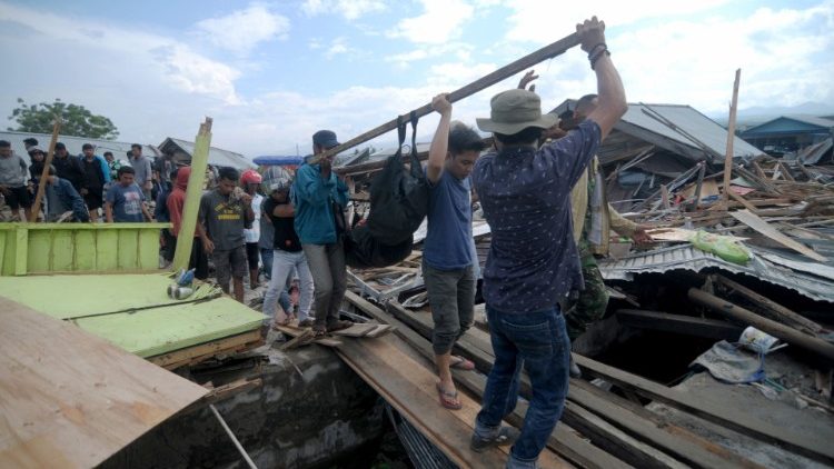 Rescuer workers in Palu, on Sulawesi Island