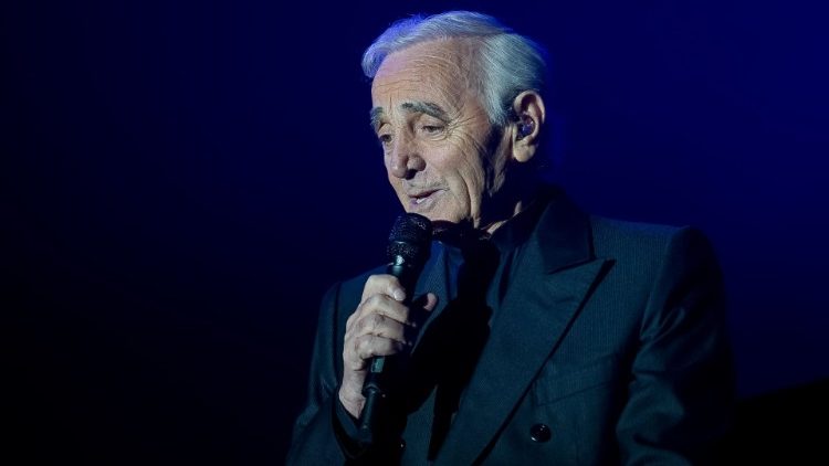 Le chanteur Charles Aznavour, ici lors d'un concert en 2011.