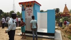 files-india-health-toilet-1538445493982.jpg