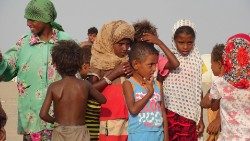 yemen-conflict-refugees-mines-1538471302657.jpg