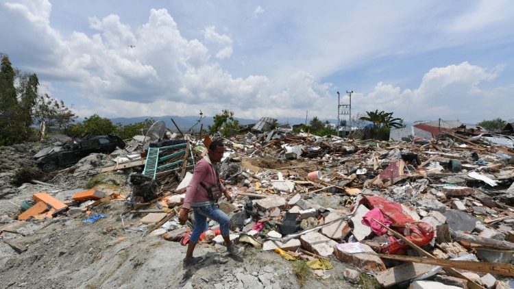 Terremoto Indonesia ayuda Papa población 