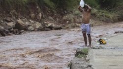 honduras-rains-floods-1538949685065.jpg