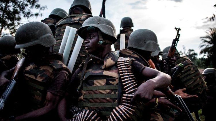 kundi la wapiganaji la Civilian Joint Task Force (CJTF) mjini Maiduguri, kaskazini mashariki mwa Nigeria, wameaachilia huru watoto 833 