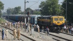 india-accident-train-1540120278322.jpg