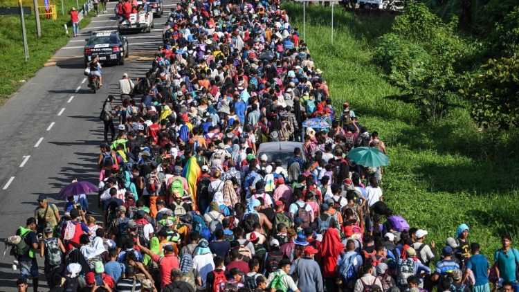 La marcia dei migranti raggiunge il Messico