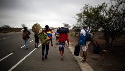 peru-venezuela-migration-1541102793939.jpg