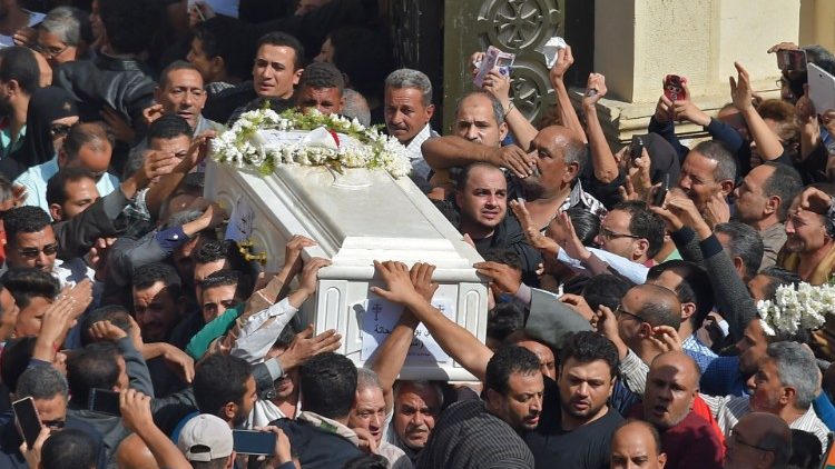Beerdigung eines der ermordeten Kopten