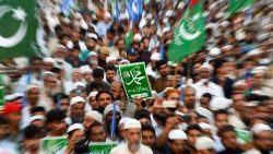 pakistan-religion-politics-demo-1541351183029.jpg