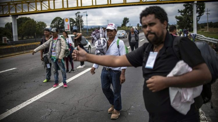 Mexico City: Migranti z Hondurasu smerujúci k hraniciam USA