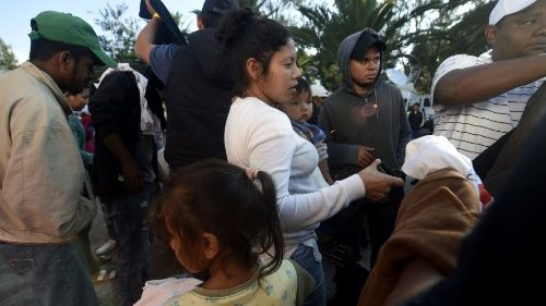 Central American migrants face tough choice as they near US border 