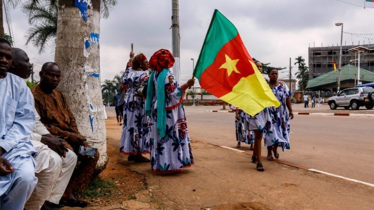 Des partisans de Paul Biya célèbrent sa réélection à la présidence du pays, Yaoundé, le 6 novembre 2018